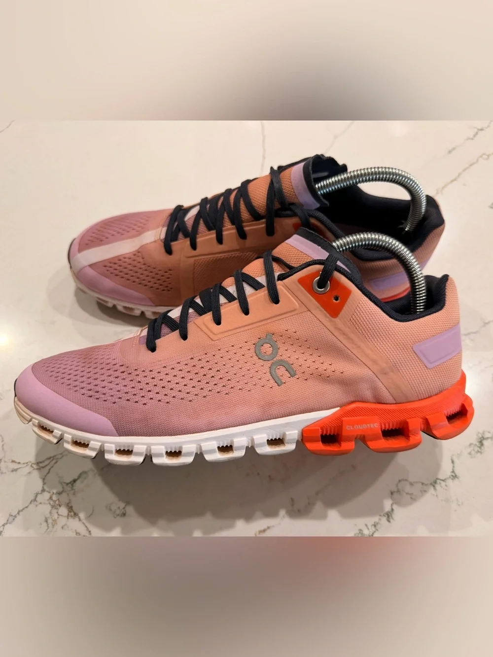 ON Womens Cloudflow 3 Running Shoes Size 9.5 Rose Fiji
